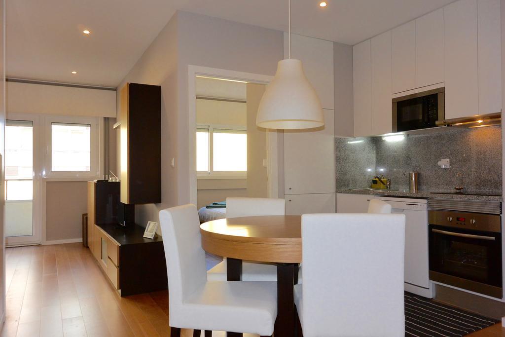 Julio Dinis Flat
